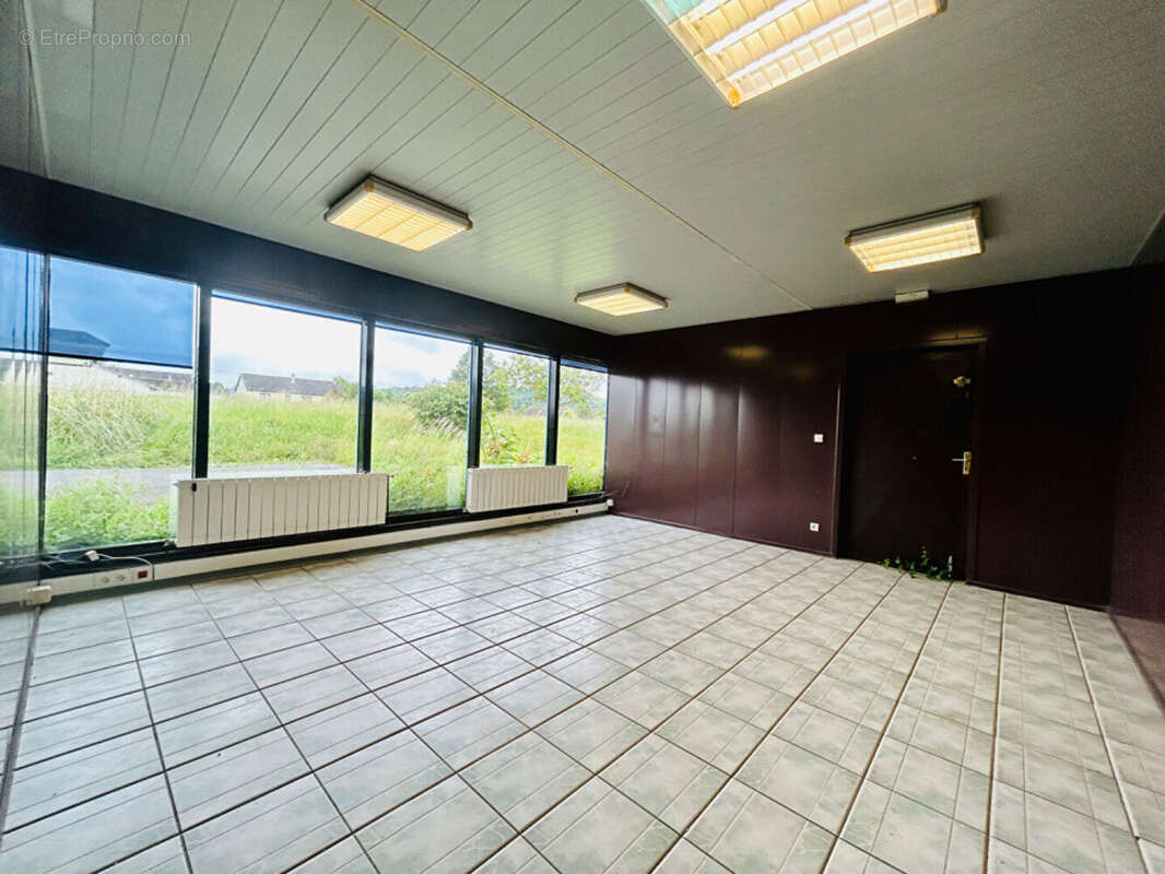 Commerce à SAINT-ERME-OUTRE-ET-RAMECOURT