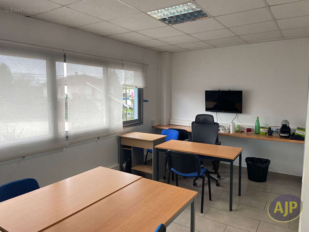 Commerce à LESPARRE-MEDOC