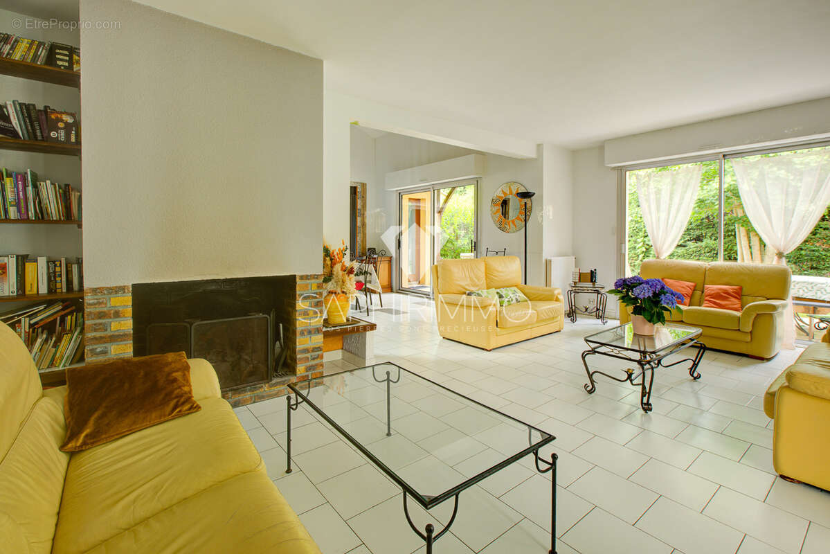 Maison à CHERVEIX-CUBAS