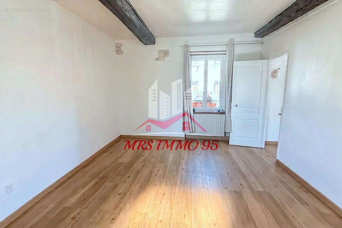 Appartement à CHAUMONTEL