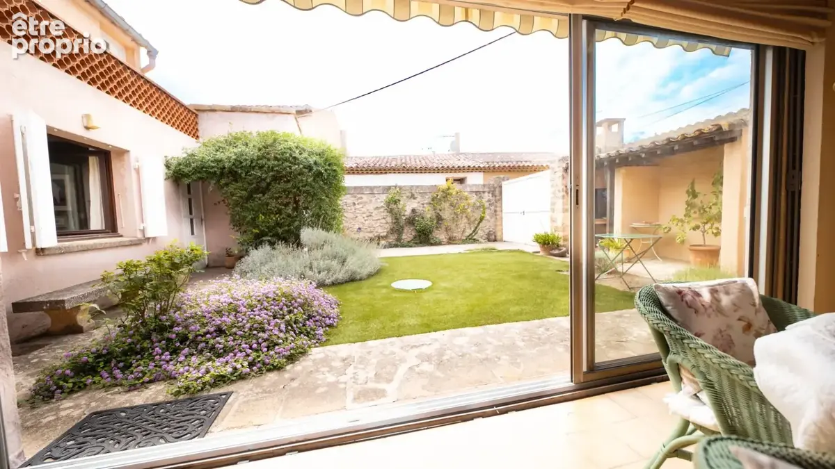 Lançon-de-Provence – Maison de charme T5 de 150 m² avec patio, terrasse panoramique, studio et garage - photo 21