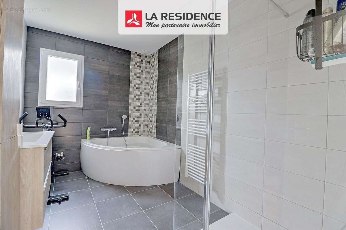 Maison à VILLEBAROU