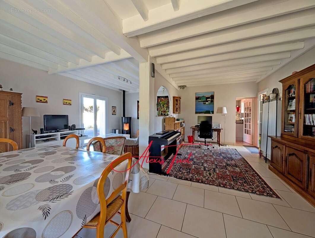 Maison à AMBARES-ET-LAGRAVE