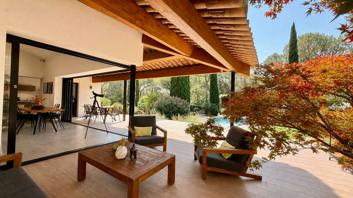 Villa de plain pied avec acces foret piscine chauffee garage appartement independant dans un domaine prive a puget sur argens - photo 5