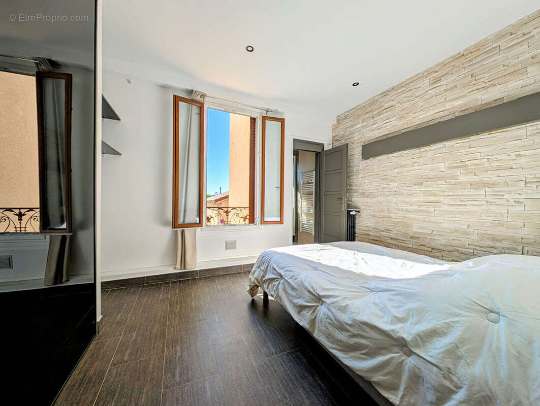Appartement à LE MESNIL-LE-ROI