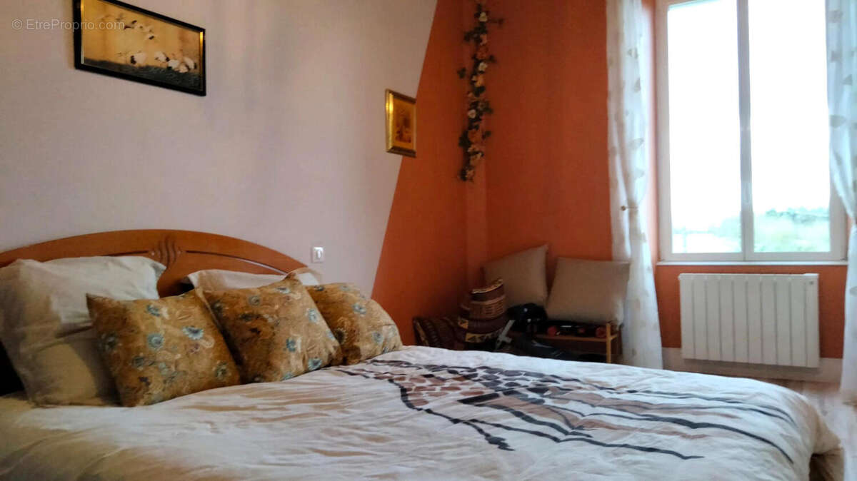 CHAMBRE - Maison à BARRO