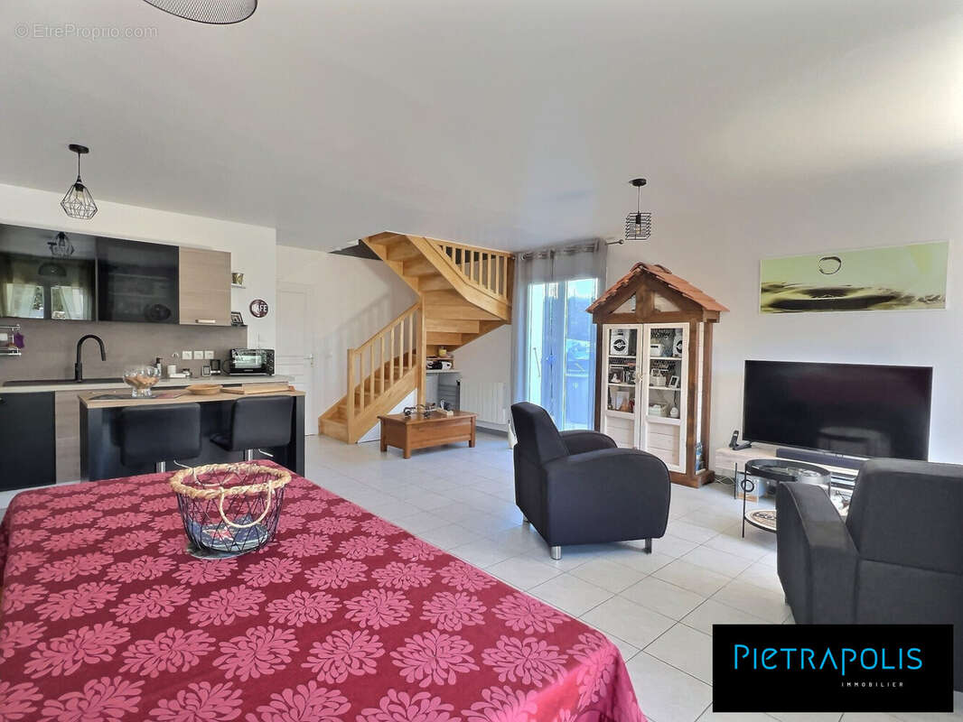 Maison à CHARNAY-LES-MACON