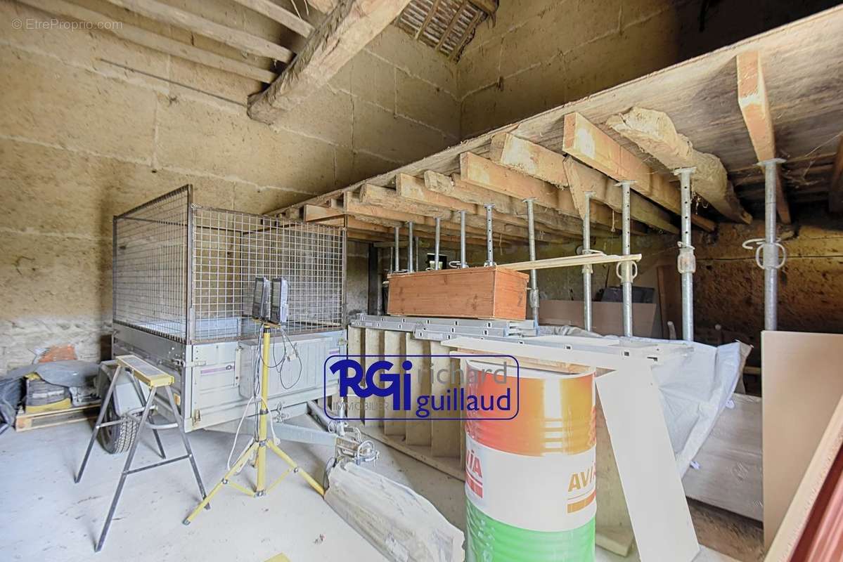 Maison à SAINT-DIDIER-DE-LA-TOUR