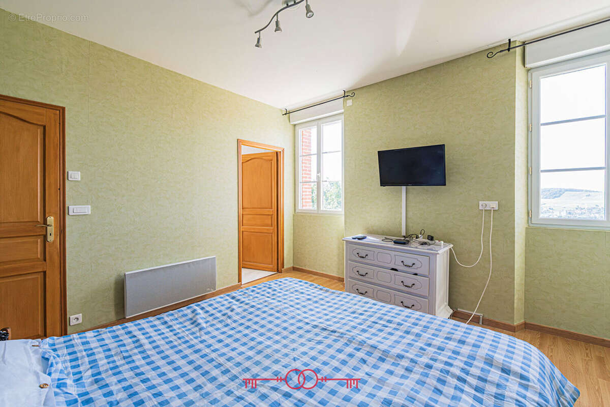 Maison à MAREUIL-LE-PORT