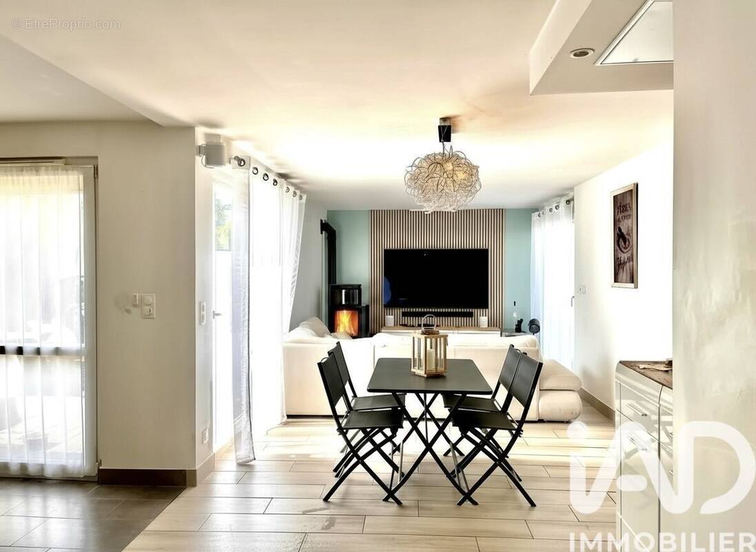 Photo 1 - Maison à GRETZ-ARMAINVILLIERS