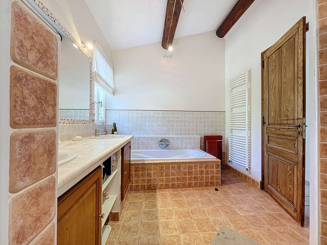 Maison à VAISON-LA-ROMAINE