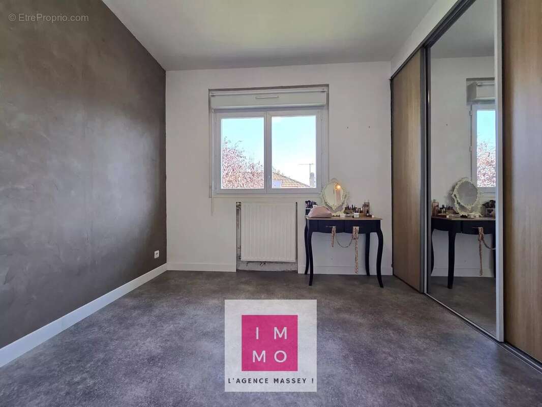 Appartement à AUREILHAN