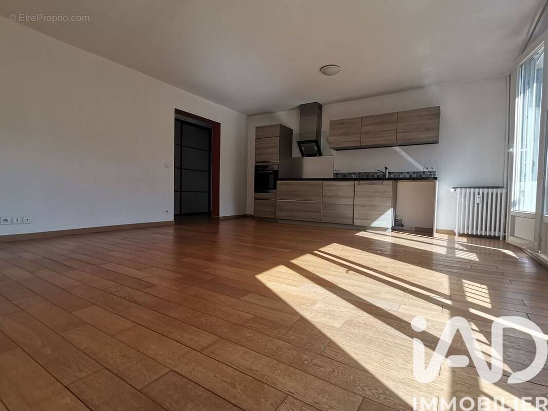 Photo 1 - Appartement à LE KREMLIN-BICETRE