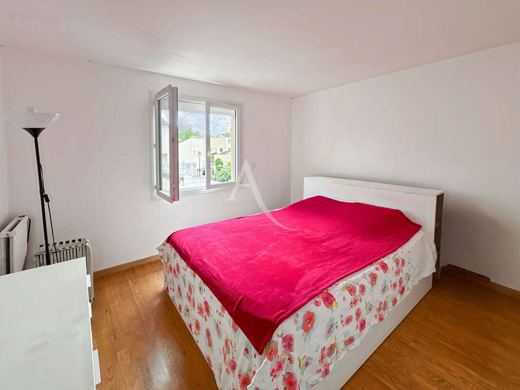 Maison à JOUY-LE-MOUTIER