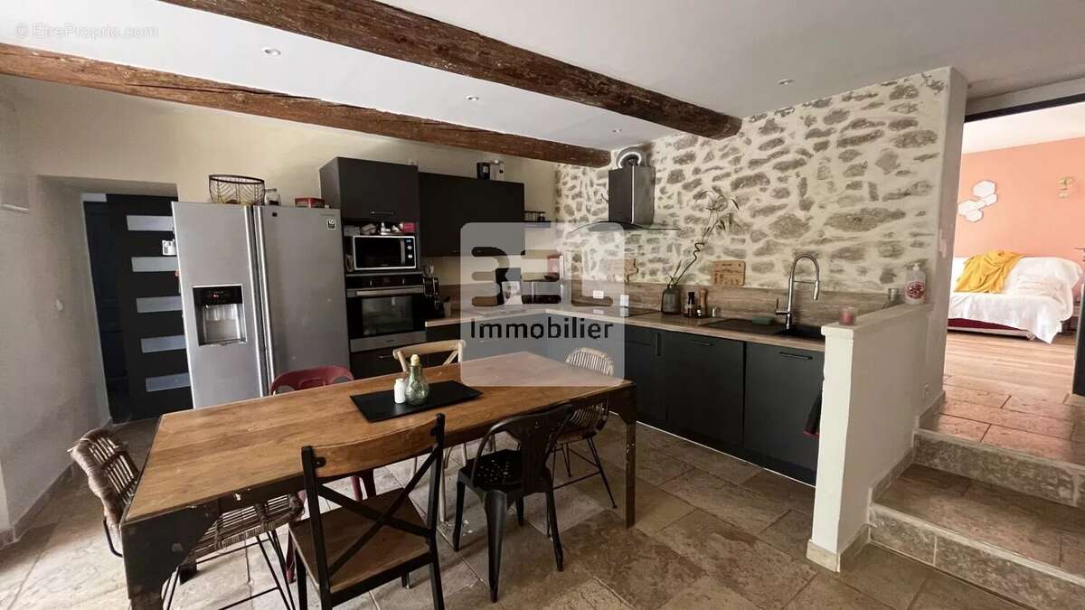 Maison à SUZE-LA-ROUSSE