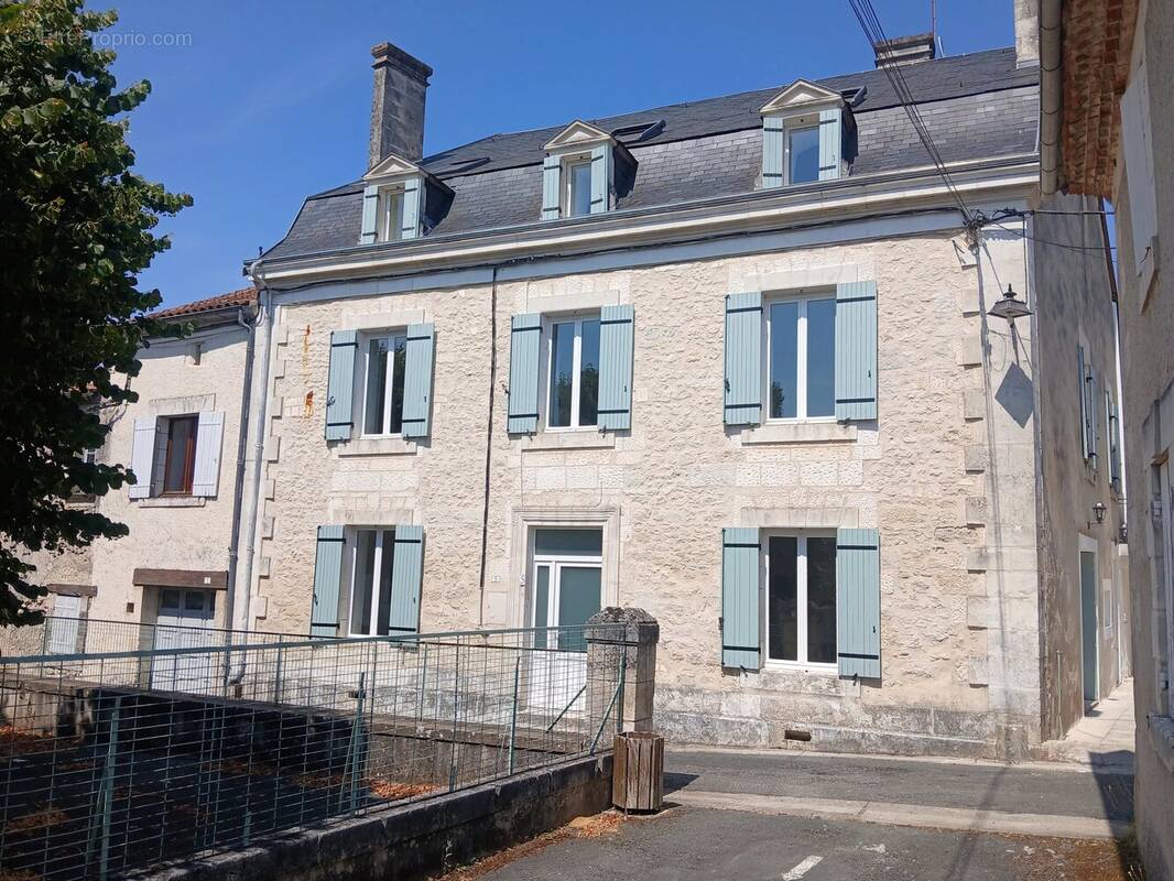 Maison à TOCANE-SAINT-APRE