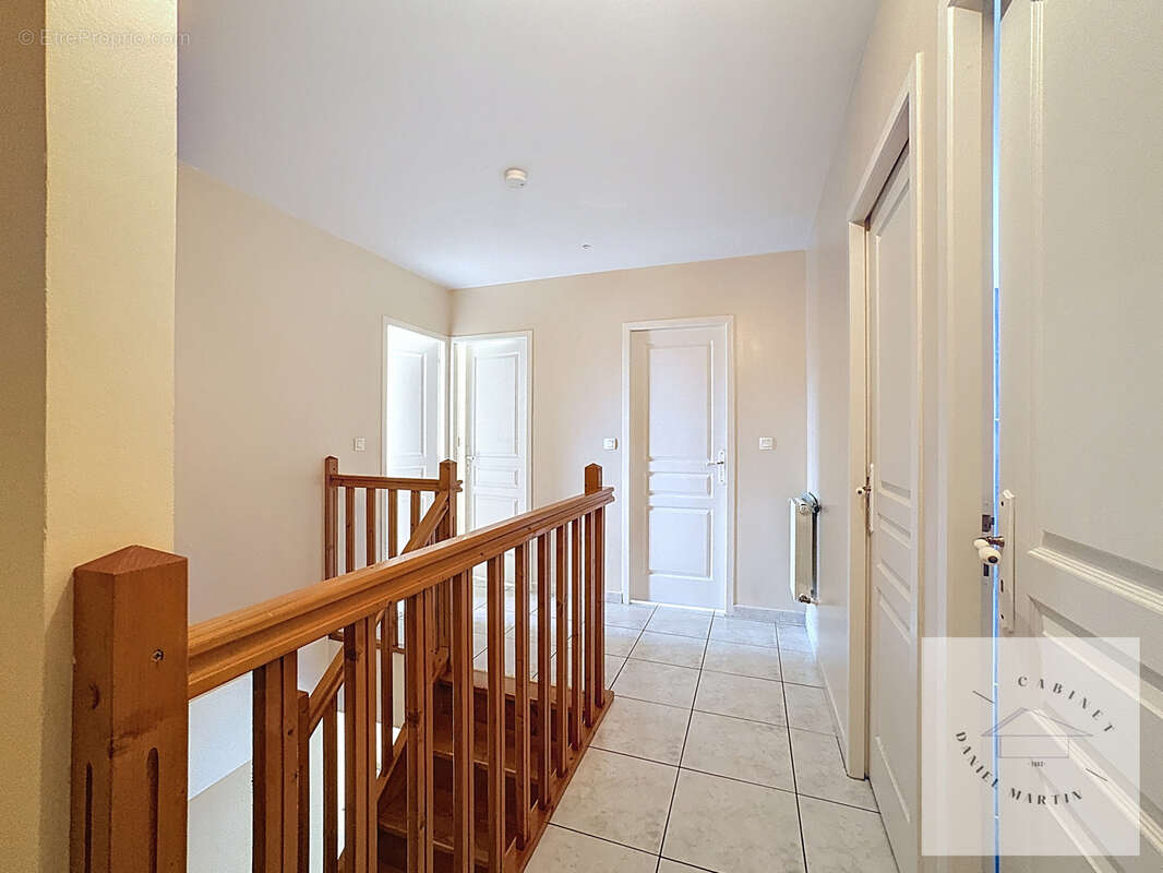 A vendre - maison a etage avec jardin et garage begles - photo 16