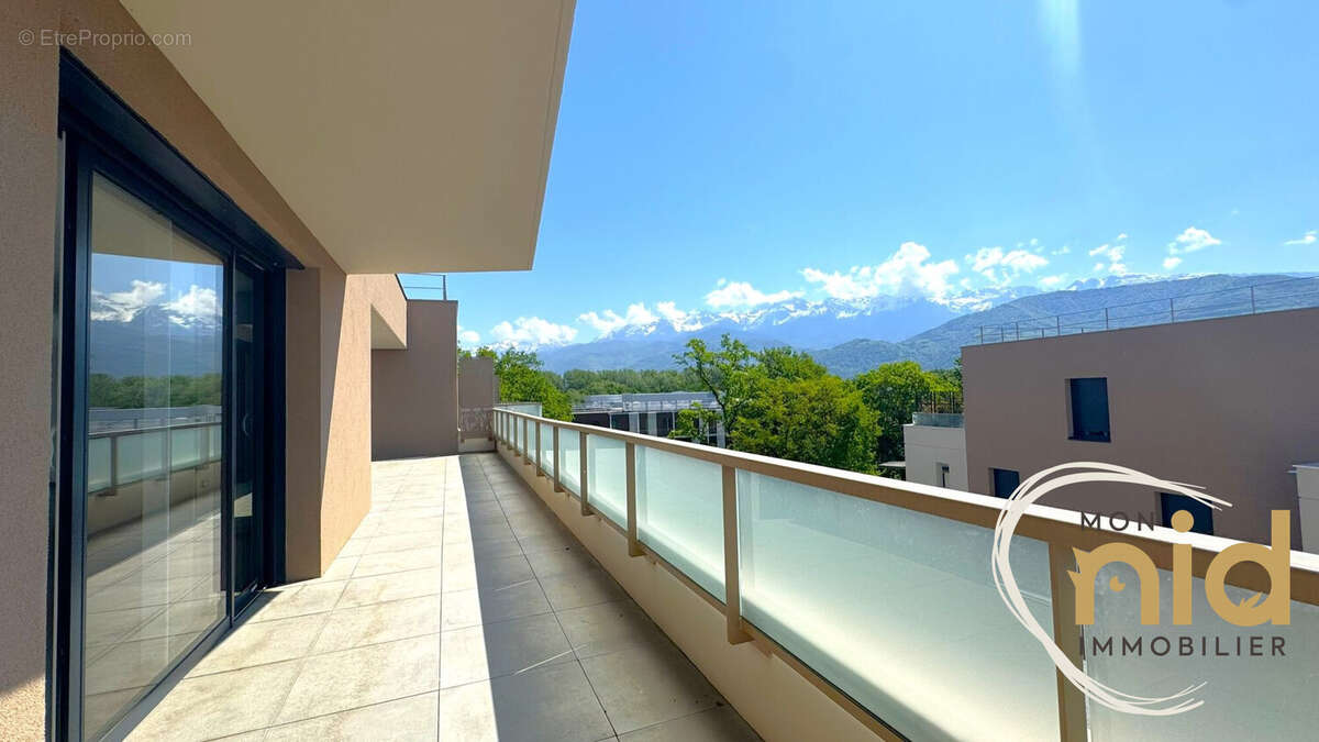 Appartement à MEYLAN