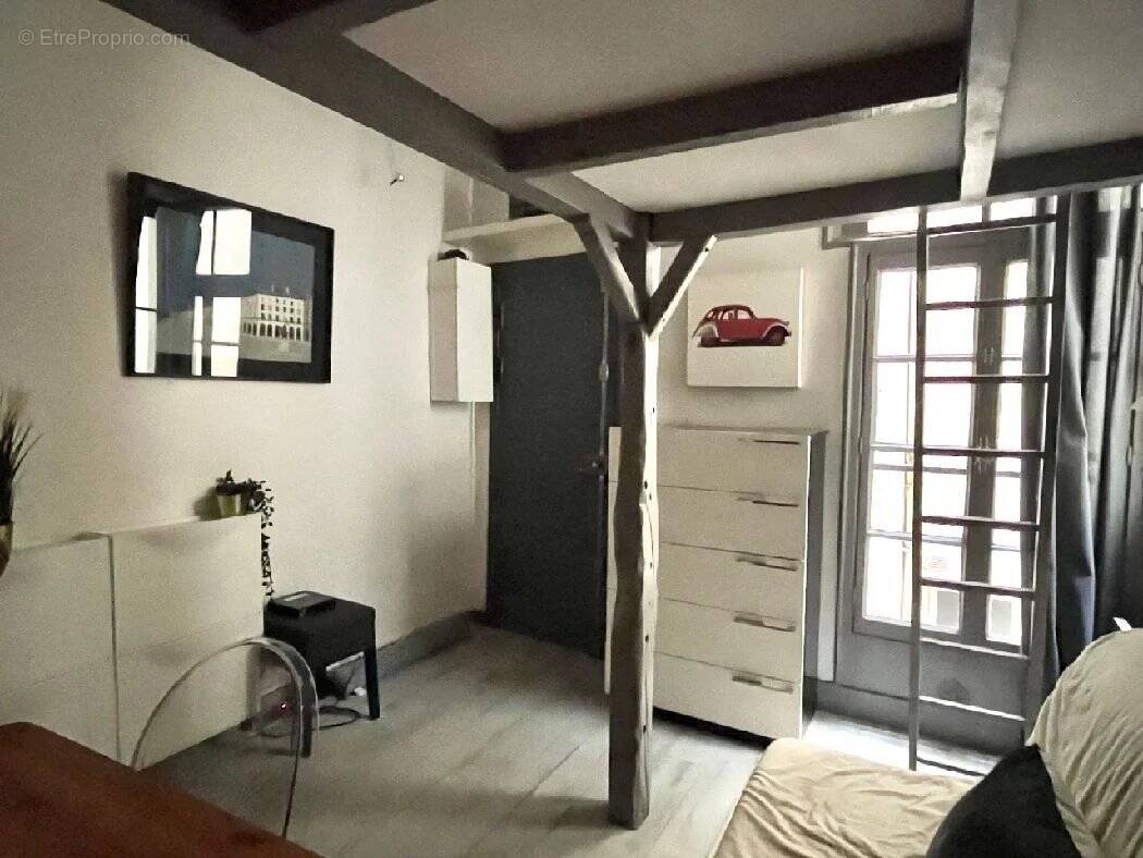 Appartement à PARIS-4E