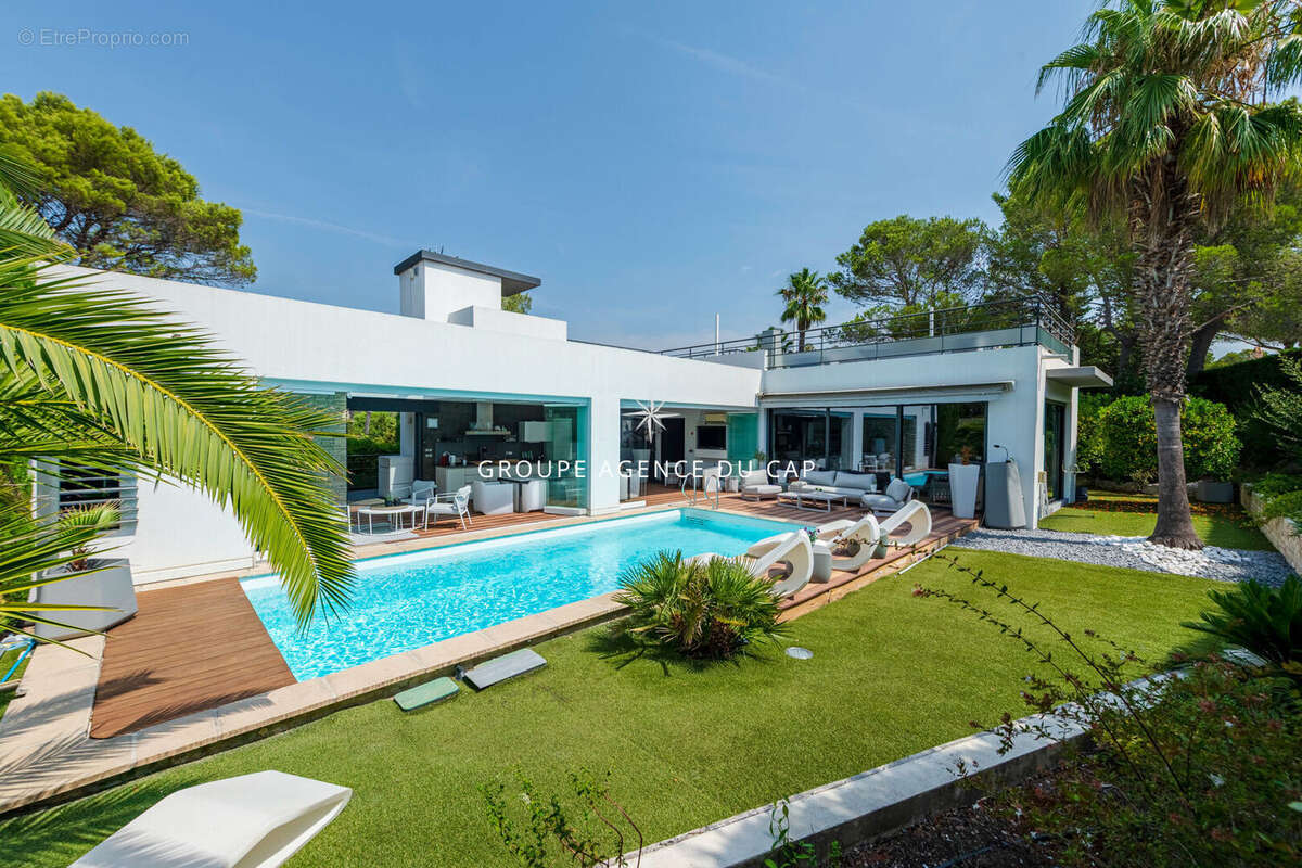 Villa contemporaine 9 pieces  250 m2  saint-raphael - photo 2