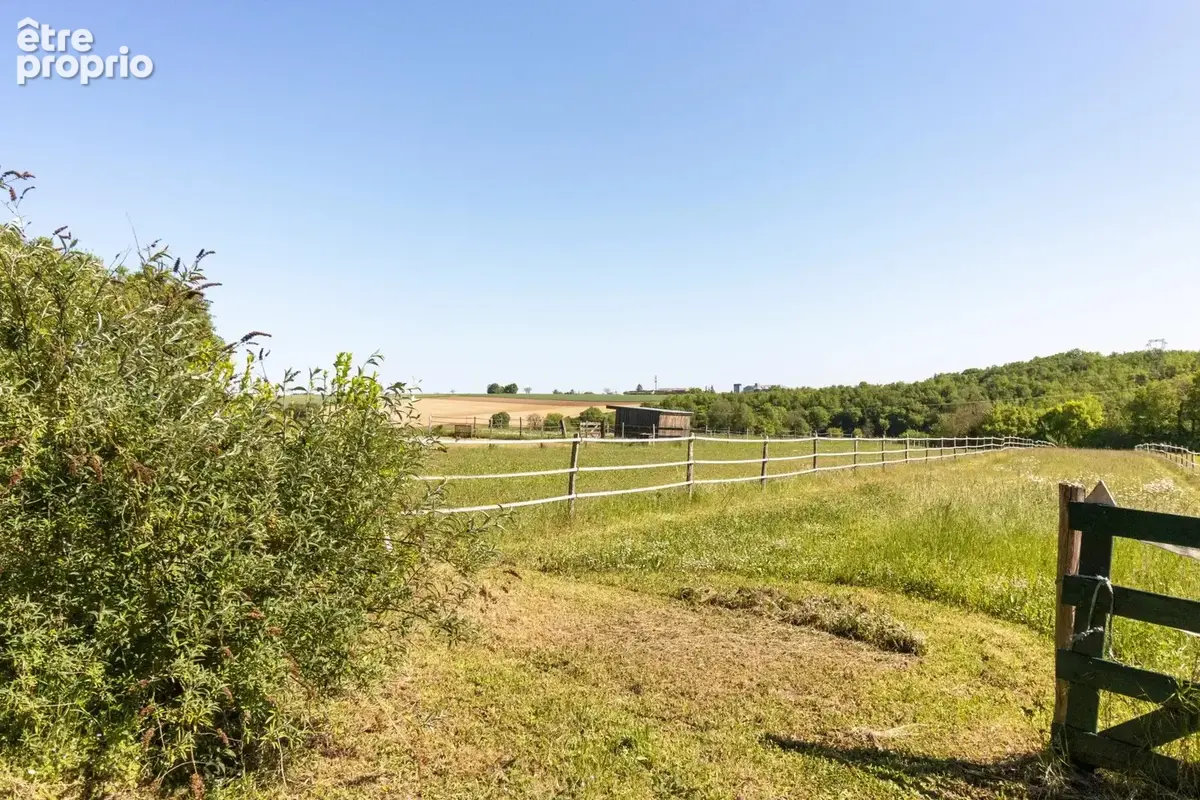 Maison spacieuse avec piscine, grandes dépendances et terrain - photo 21
