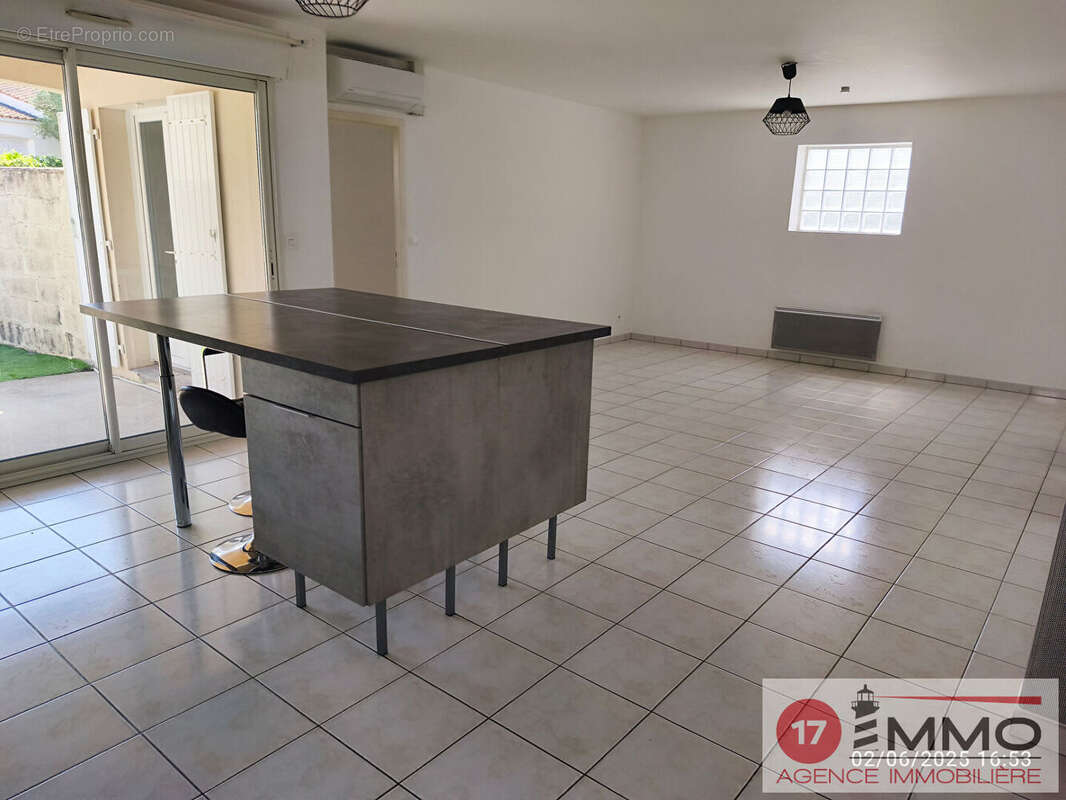 Maison à CROIX-CHAPEAU