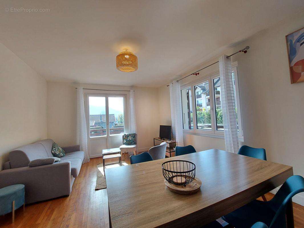 Appartement à SEVRIER