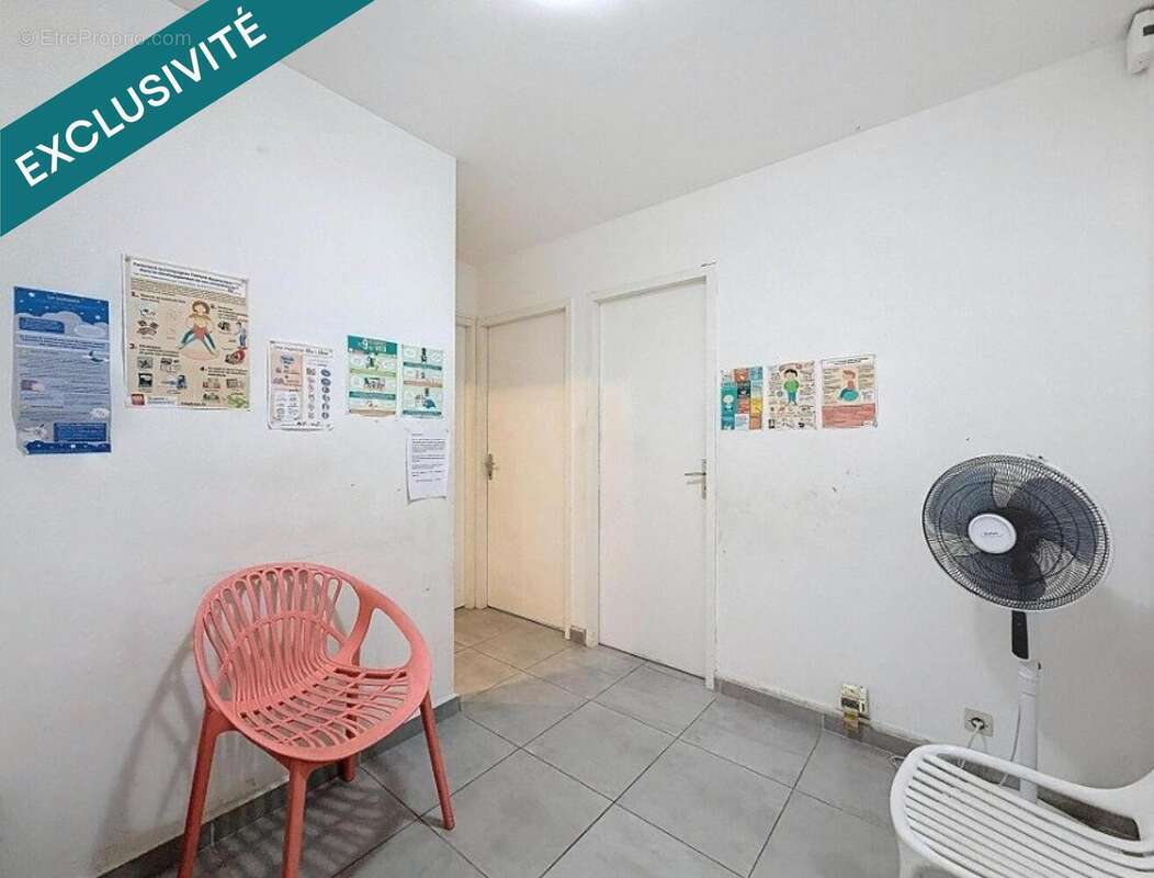 Commerce 40 m² à Baie-Mahault  - photo 6