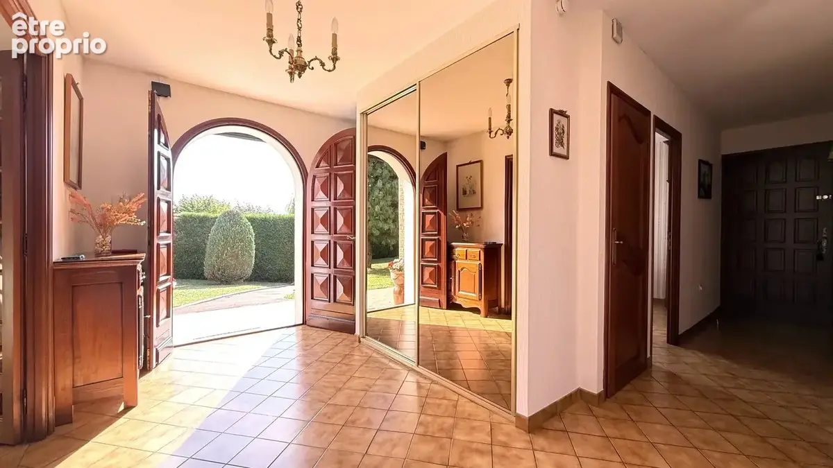 Maison 8 pièces de 203m² - photo 3