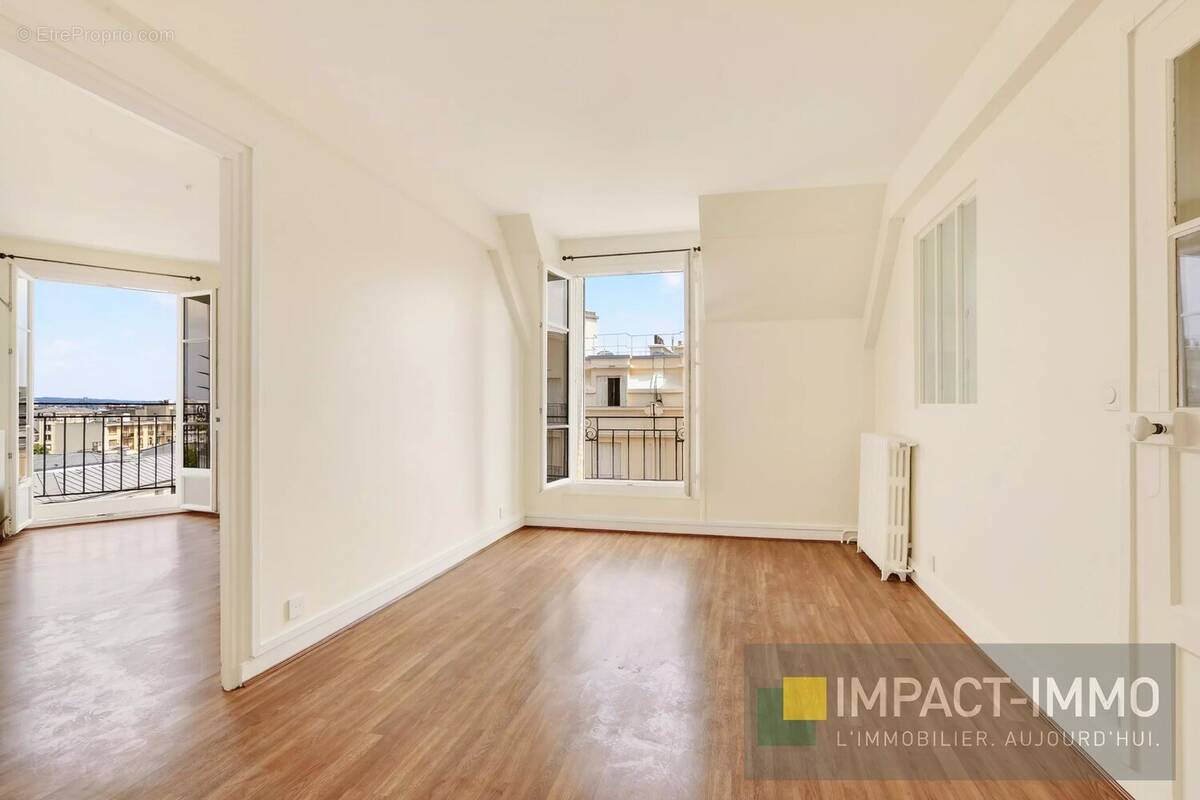 Appartement à COURBEVOIE
