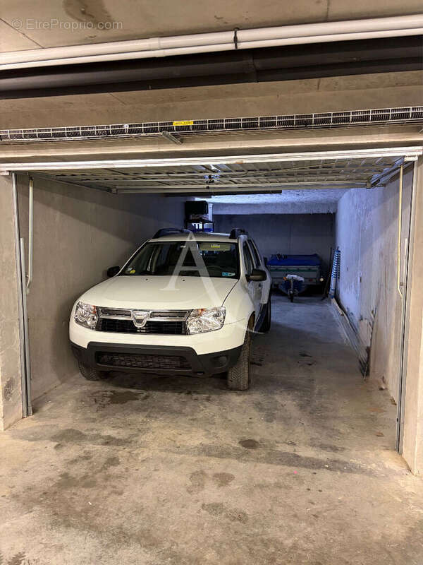 Parking à ATTIGNAT