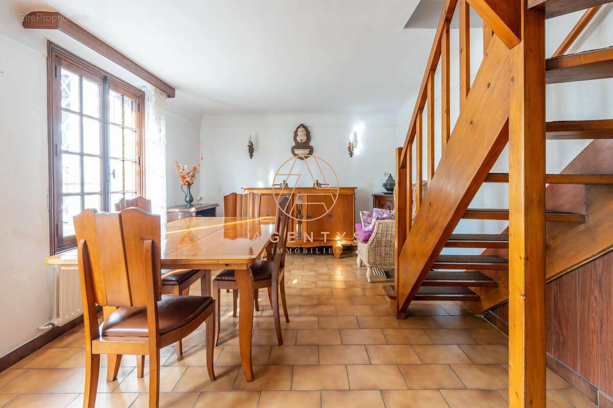 Maison à LE PERREUX-SUR-MARNE