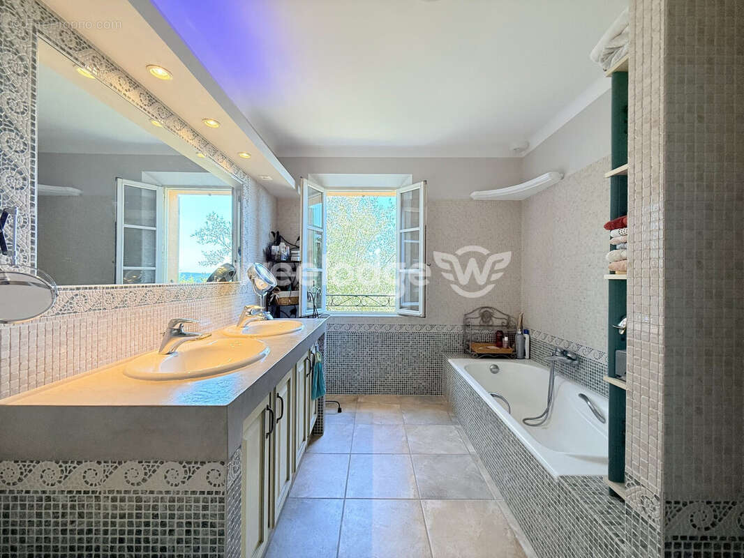 Maison 214 m² à Montauroux  - photo 9