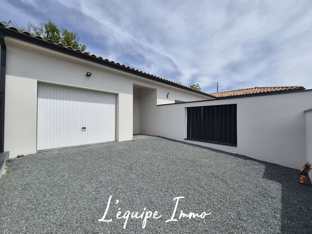 Maison à MAUVEZIN