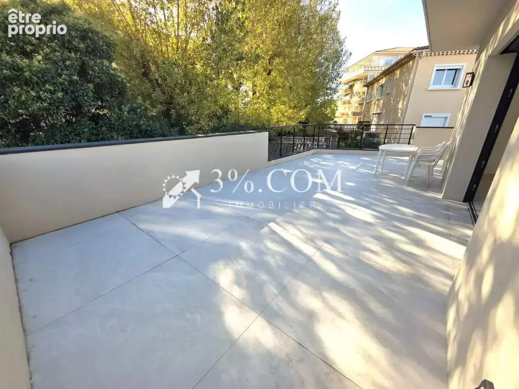 Grande villa neuve en plein centre-ville - photo 17