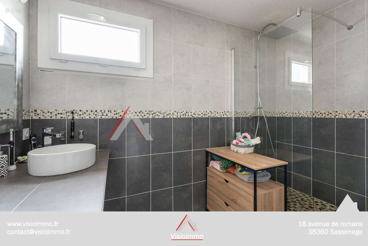 Appartement à FONTAINE
