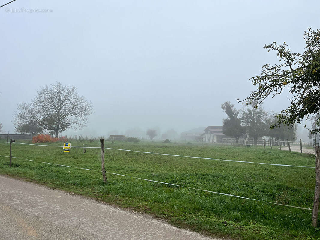 Terrain à LONS-LE-SAUNIER