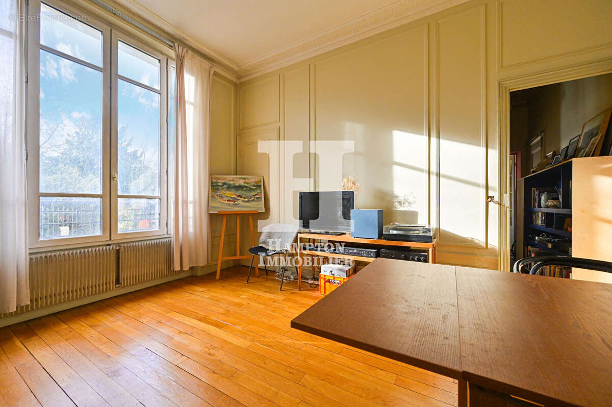 Appartement à PARIS-19E