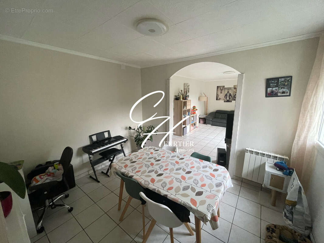 Appartement à CHAMP-SUR-DRAC