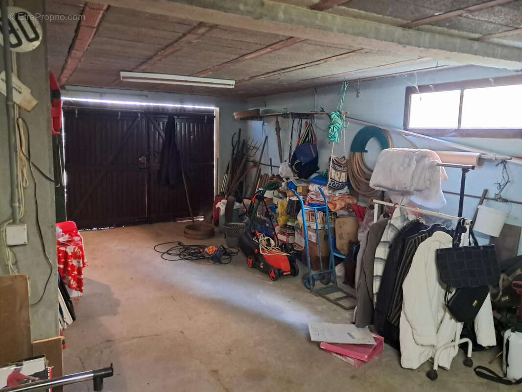 Plain pied avec sous sol en partie amenage - photo 8