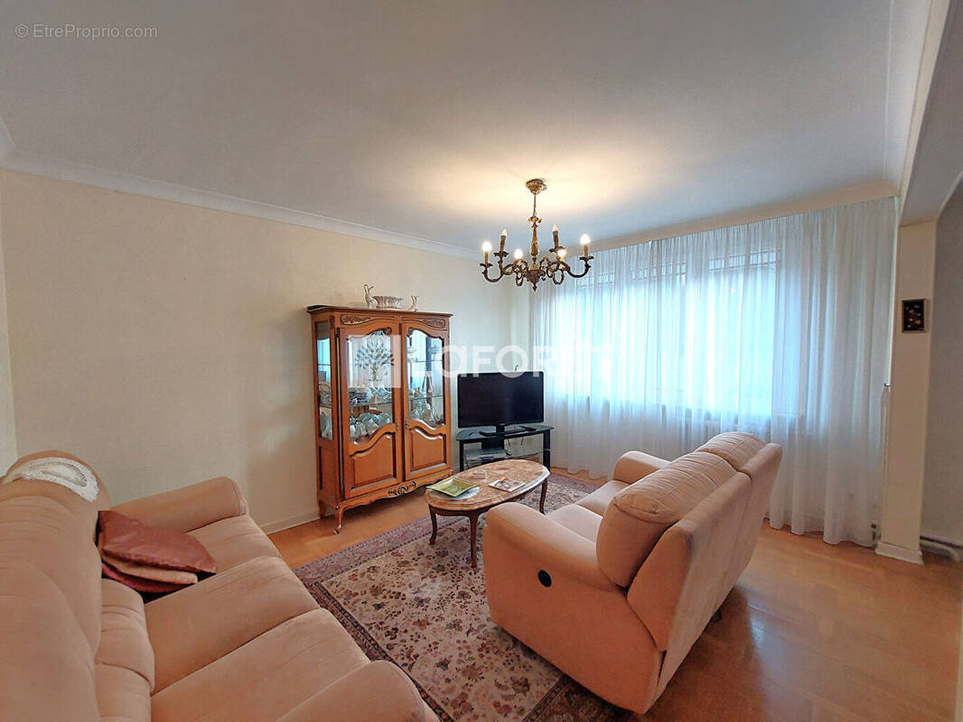 Maison à AUDUN-LE-TICHE