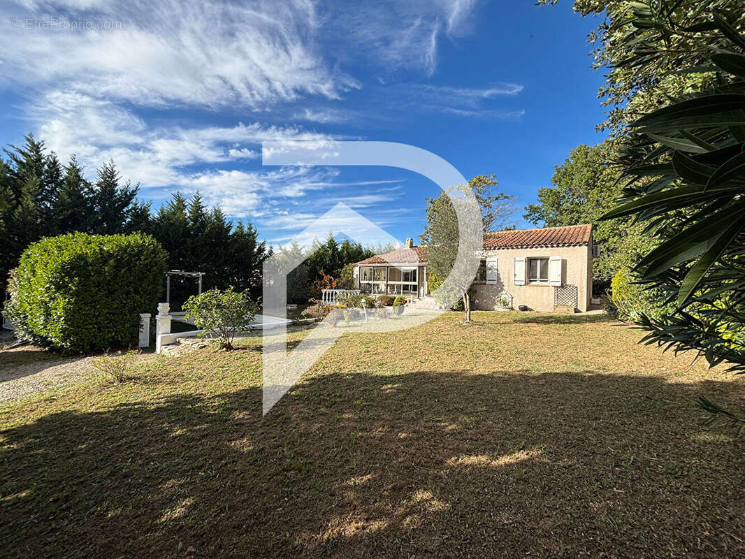 Maison à VINON-SUR-VERDON