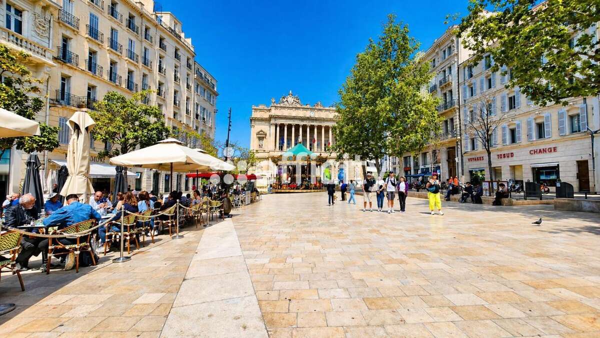 Appartement à MARSEILLE-1E
