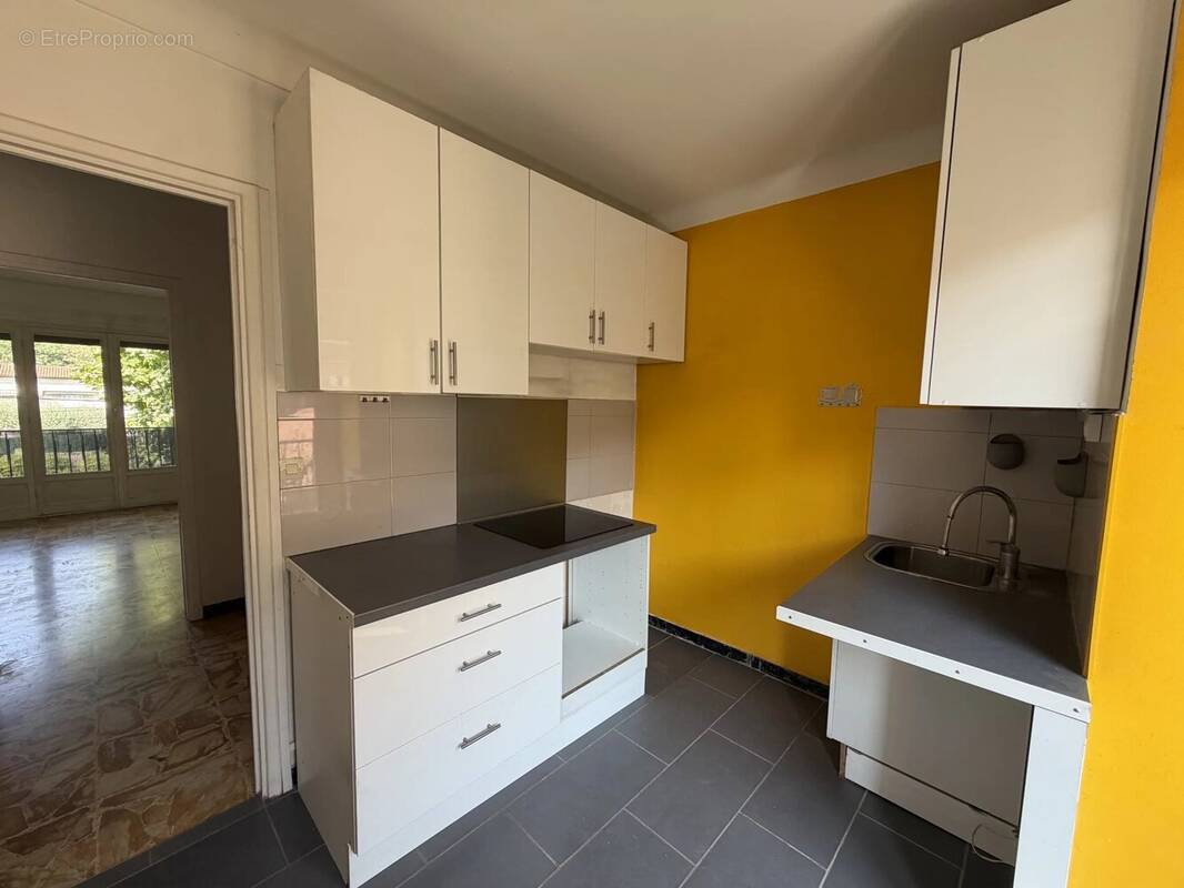 Appartement à CONTES