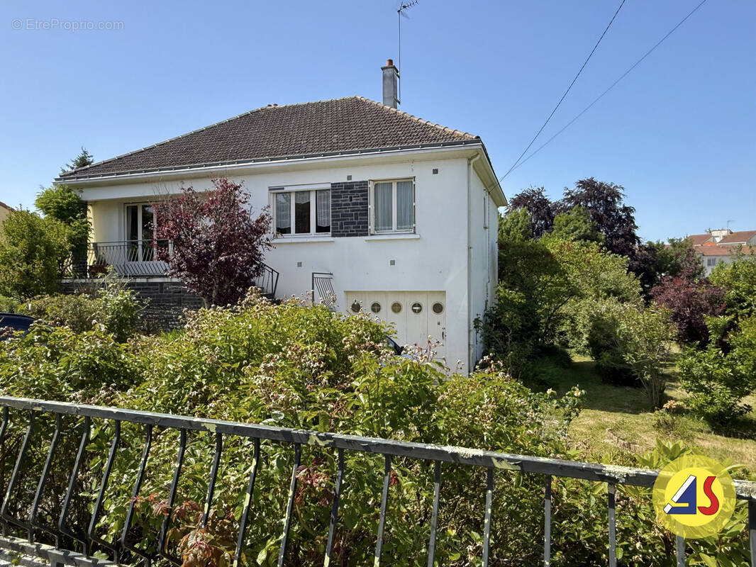 Maison à BOUGUENAIS