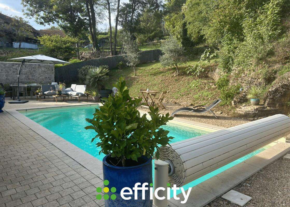 Maison à ANNOISIN-CHATELANS