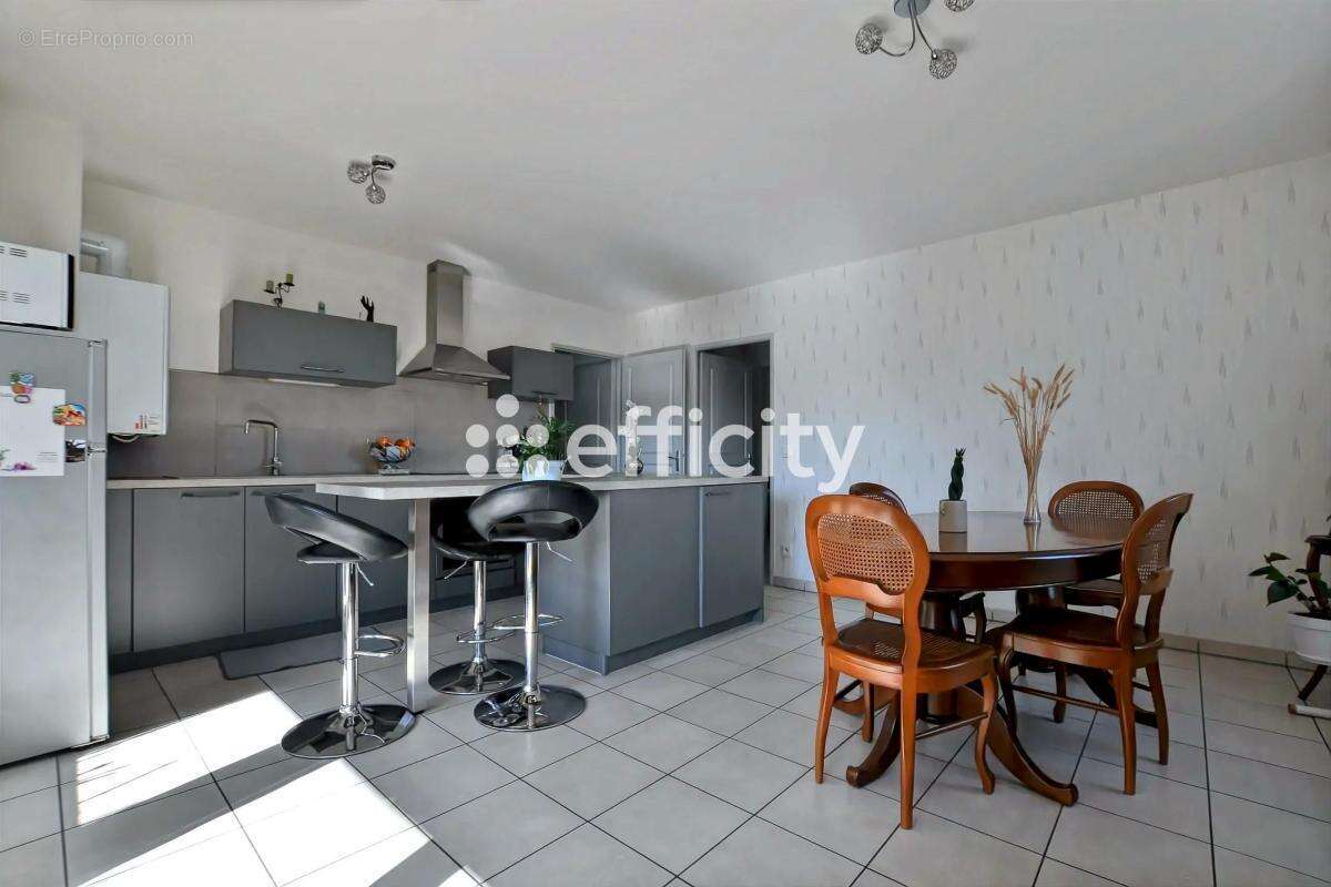 Appartement à VENISSIEUX