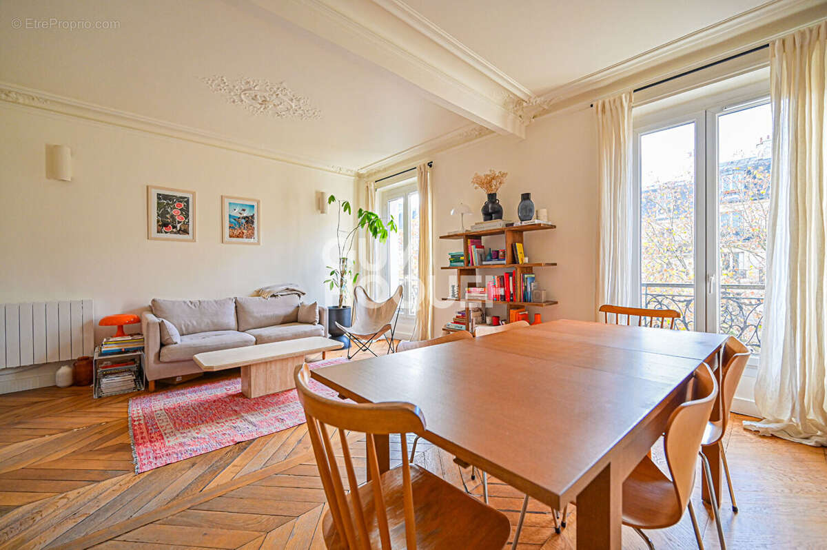 Appartement à PARIS-11E