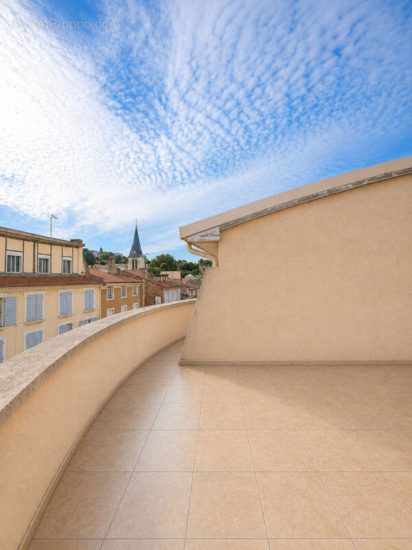 Rooftop en plein cœur d'annonay   un potentiel rare à révéler - photo 3