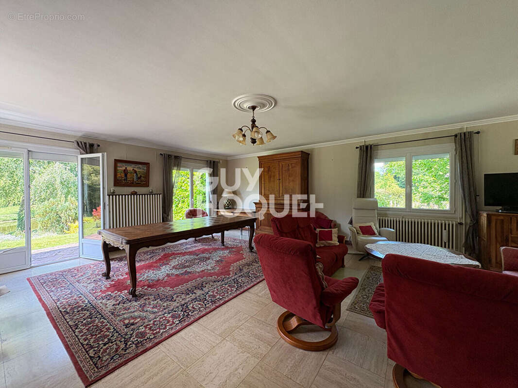 Maison à SAINT-DENIS-LES-PONTS